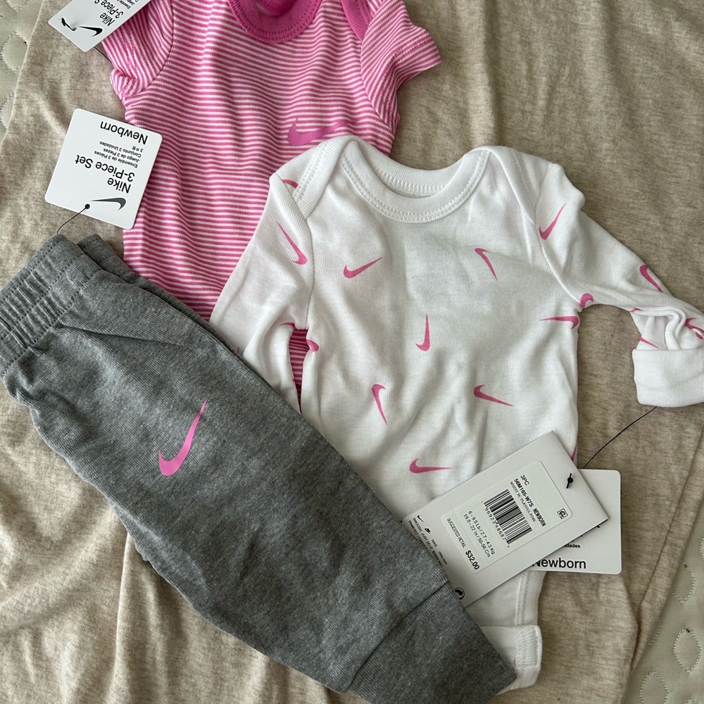 Nike Baby Outfit Set - Pink and Gray